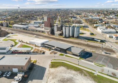 COMMUNITY MARKET SPACE