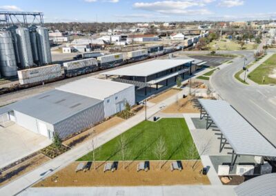 COMMUNITY MARKET SPACE