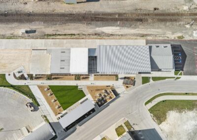 COMMUNITY MARKET SPACE