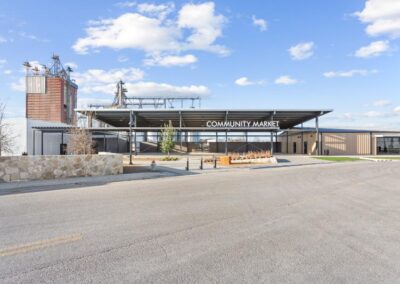 COMMUNITY MARKET SPACE