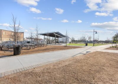 COMMUNITY MARKET SPACE