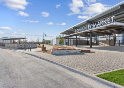 COMMUNITY MARKET SPACE