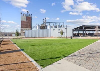 COMMUNITY MARKET SPACE