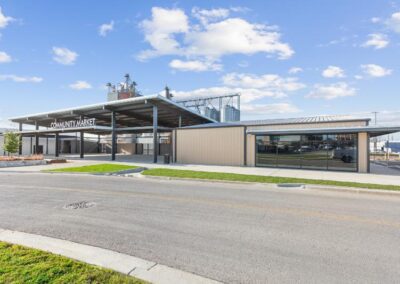 COMMUNITY MARKET SPACE