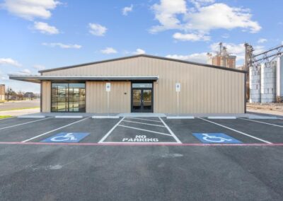 COMMUNITY MARKET SPACE