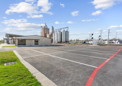 COMMUNITY MARKET SPACE